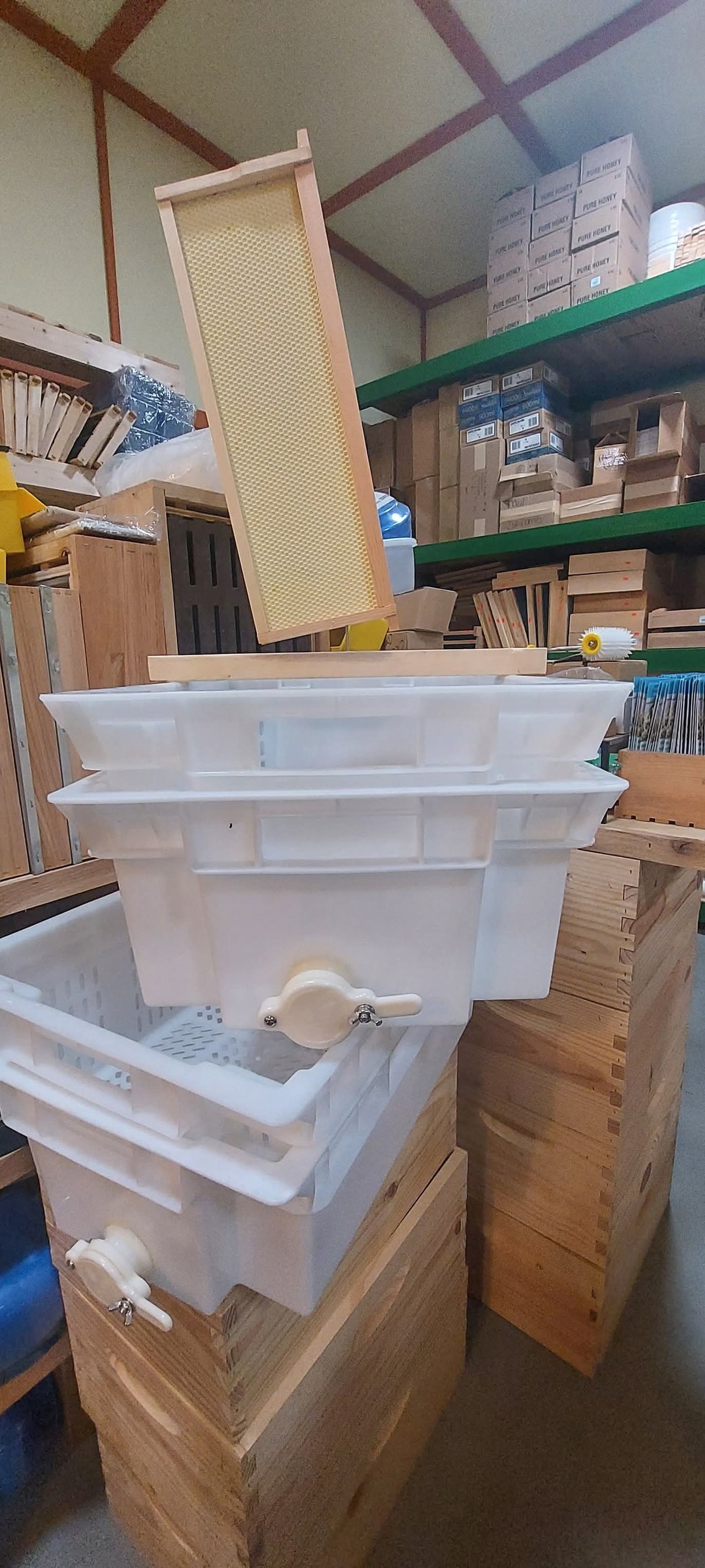 Uncapping System for Honey Extraction