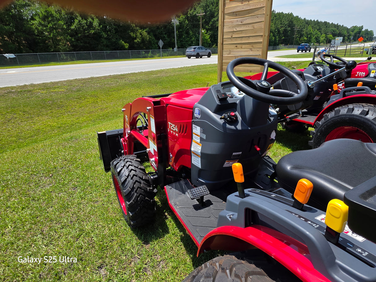 T224 Series 1 Sub-Compact Tractor with T22P Loader