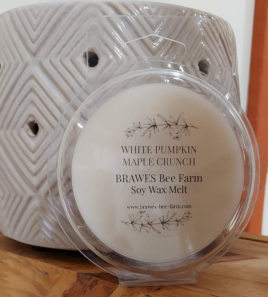 Round Pie Clamshell Melts – BRAWES Bee Farm LLC